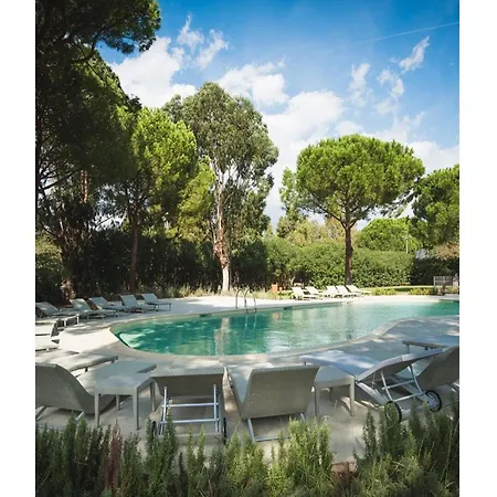 아파트 Modernes Mit Gemeinschaftlichen Pool *