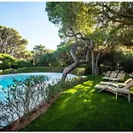 Modernes Mit Gemeinschaftlichen Pool Apartment