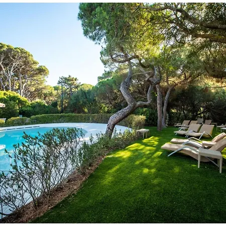 Modern With Shared Pool Apartamento